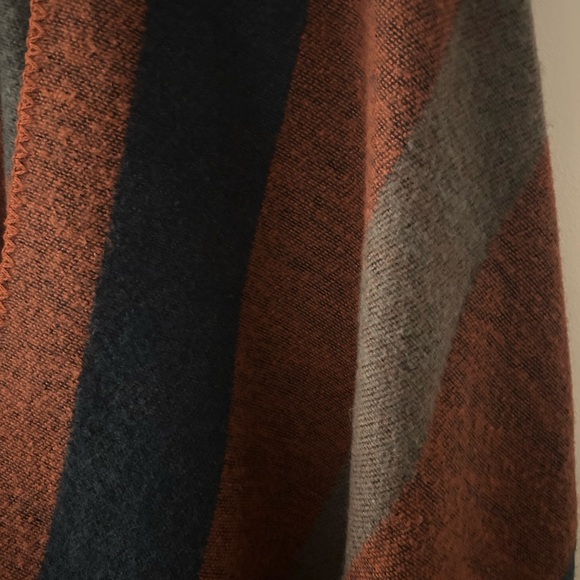 BB Dakota Brown and Gray Colorblock Poncho - Picture 5 of 13